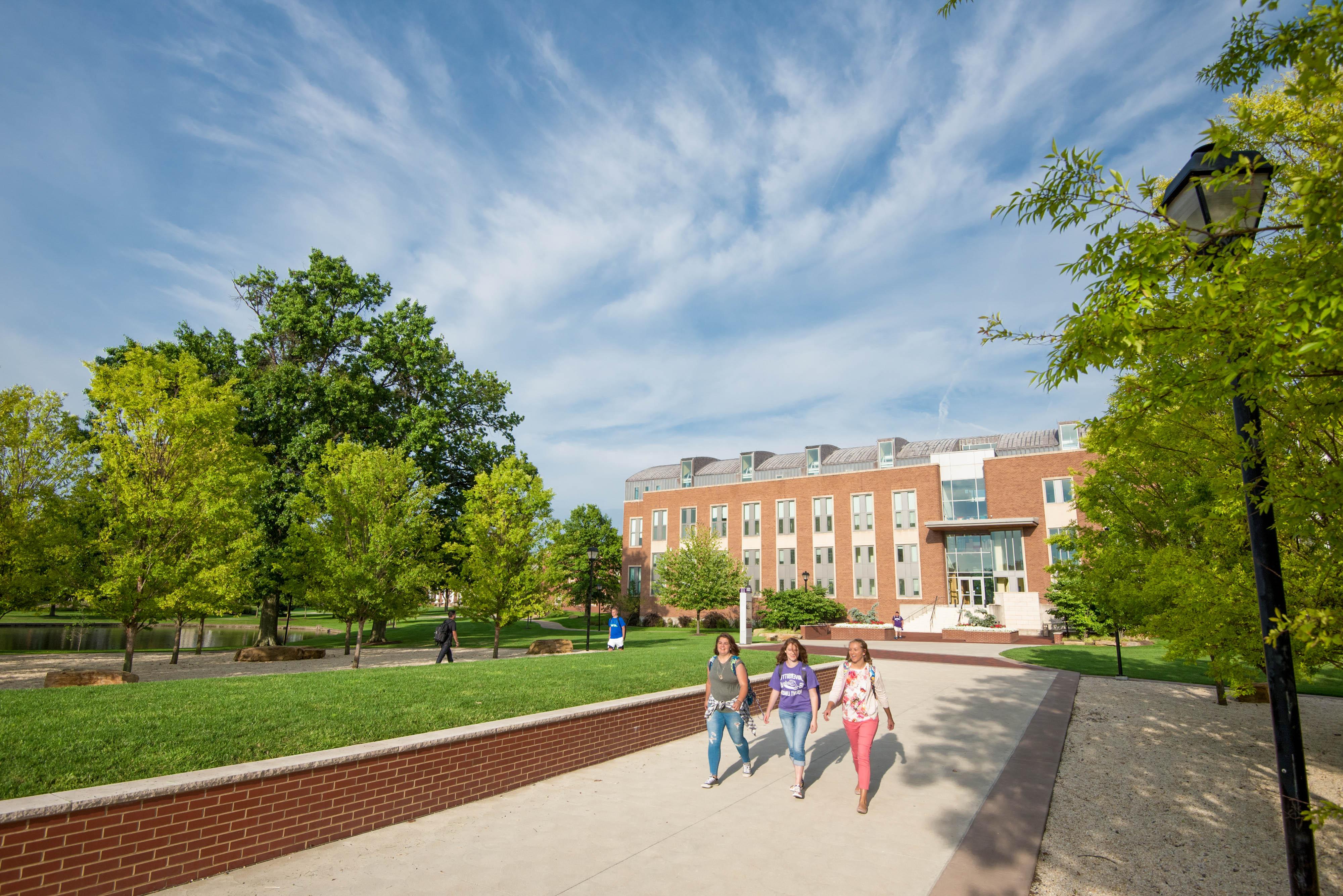 Mount Union students walking on campus